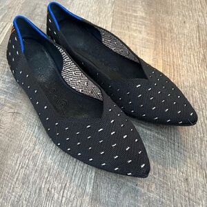 Rothy’s point 8 ivory dot